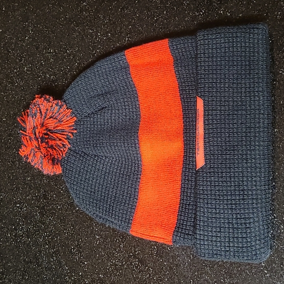 🏒Nike Team Canada Beanie - Picture 2 of 9